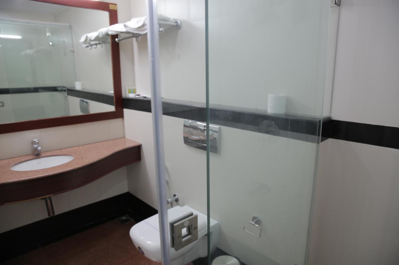 Rain Drops Hotel Chennai Ngoại thất bức ảnh
